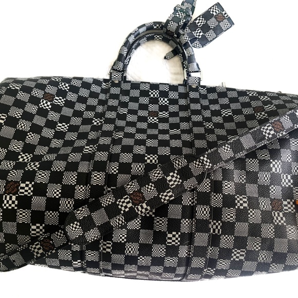 Louis Vuitton Limited Edition x Virgil Abloh Calfskin Distorted Damier keepall - Picture 4 of 12